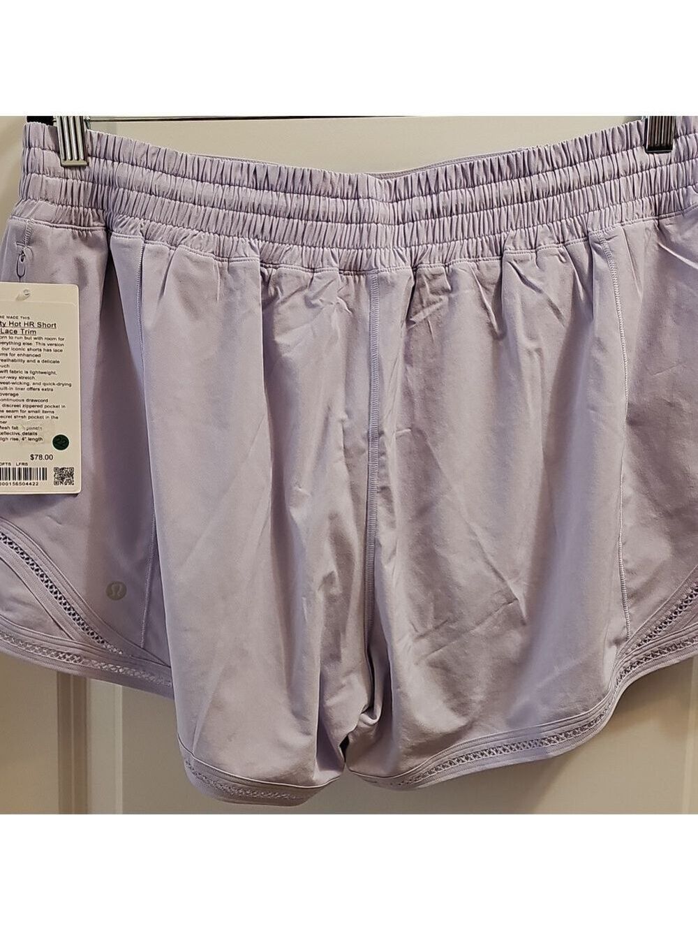 225. NWT Lululemon Hotty Hot Shorts - Picture 3 of 6